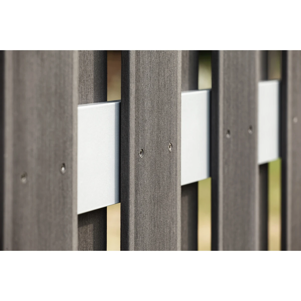TraumGarten Sichtschutzzaun WPC Anthrazit "JUMBO" Aluminium 4 TraumGarten Sichtschutzzaun WPC Anthrazit "JUMBO" Aluminium – Bild 4