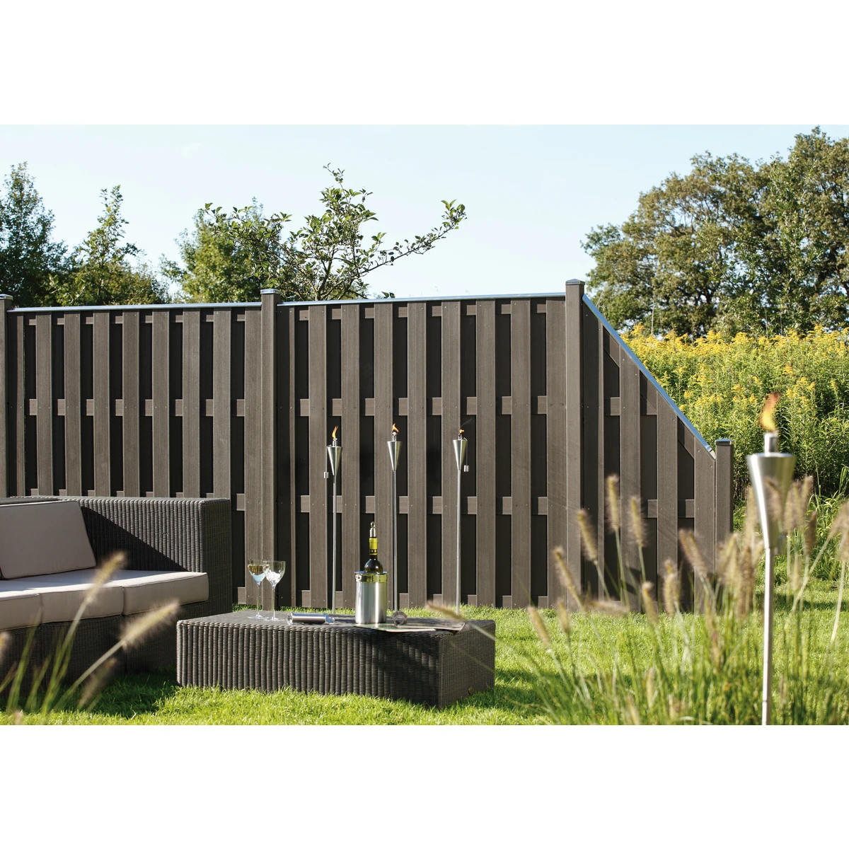 TraumGarten Pfosten WPC Anthrazit Mit Metallkern 8,4 X 8,4 Cm 2 TraumGarten Pfosten WPC Anthrazit Mit Metallkern 8,4 X 8,4 Cm – Bild 2